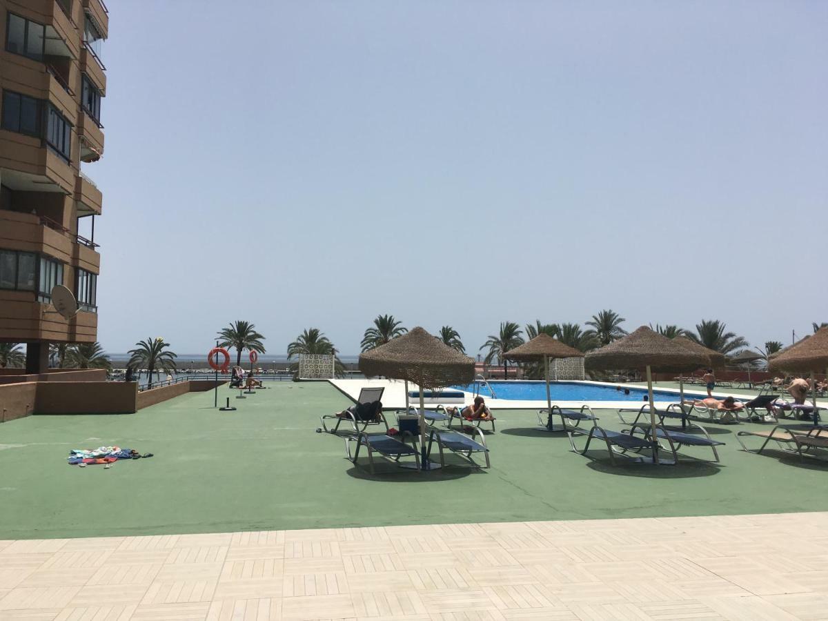 Apartamento Torre II Las Palmeras mit seitlichem Meerblick und Pool in Fuengirola Exterior foto